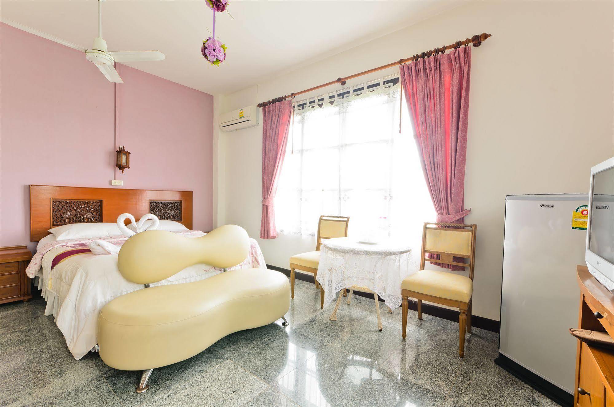 Sananwan Beach B&B Bang Saphan Noi Exterior foto
